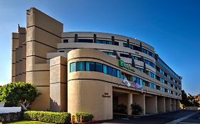 Holiday Inn And Suites Anaheim Fullerton